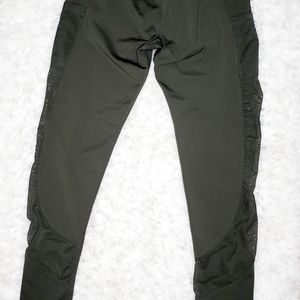 Embrace your love leggings. Size small.